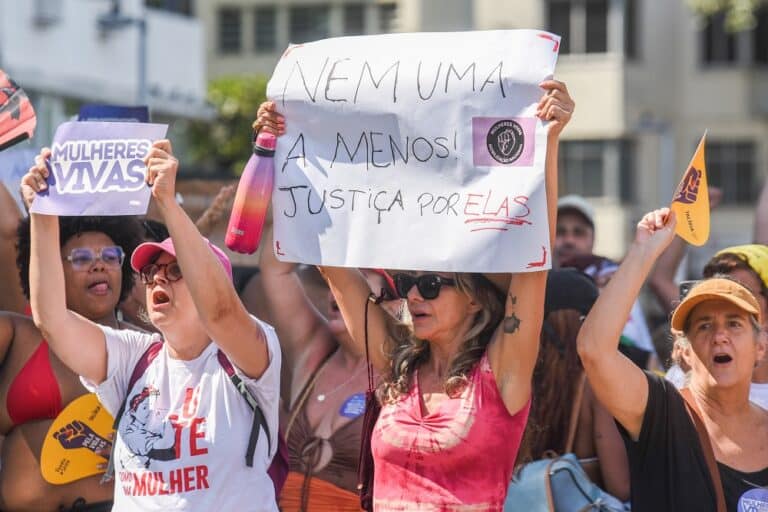 Entenda as novas leis que aumentam a proteção das mulheres entenda-as-novas-leis-que-aumentam-a-protecao-das-mulheres